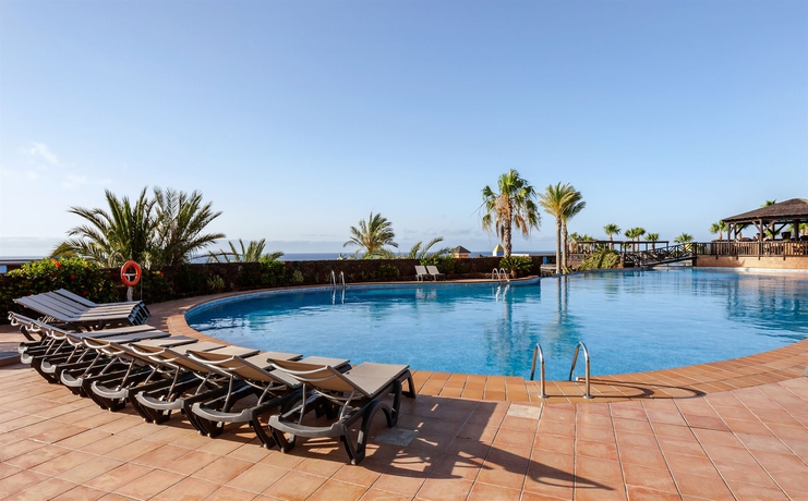 Imagen de la piscina del Hotel Occidental Jandía Royal Level - Adults Only. Foto 14