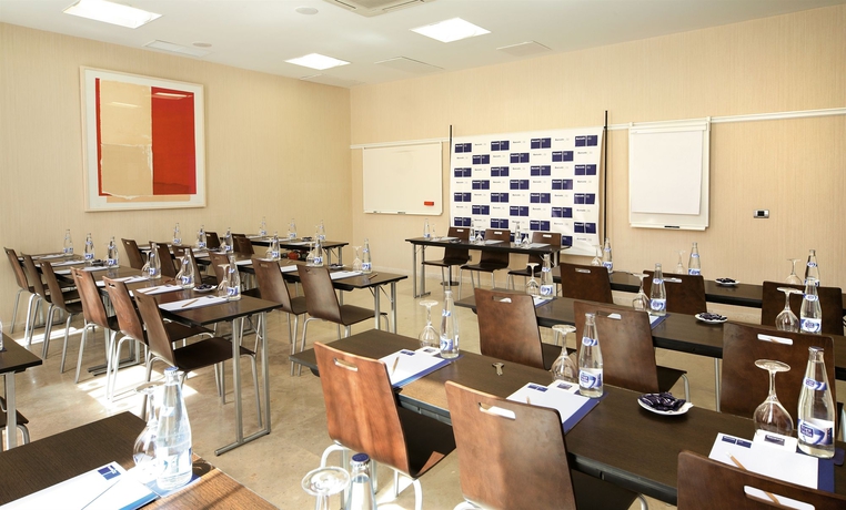 Imagen de los interiores del Hotel Occidental Madrid Este. Foto 8