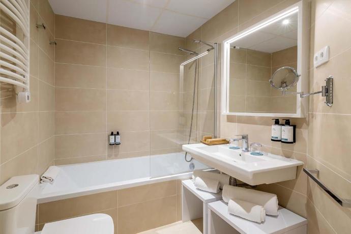 Imagen de la habitación del Hotel Occidental Mar Menor. Foto 8