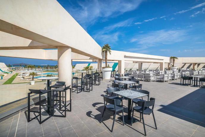 Imagen del bar/restaurante del Hotel Occidental Mar Menor. Foto 4