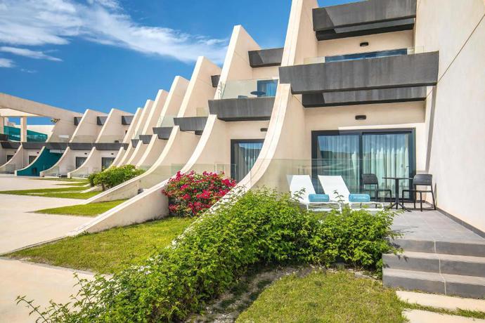 Imagen de los exteriores del Hotel Occidental Mar Menor. Foto 13