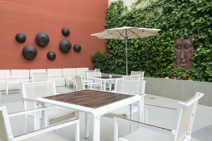 Imagen del bar/restaurante del Hotel Occidental Murcia Agalia. Foto 2