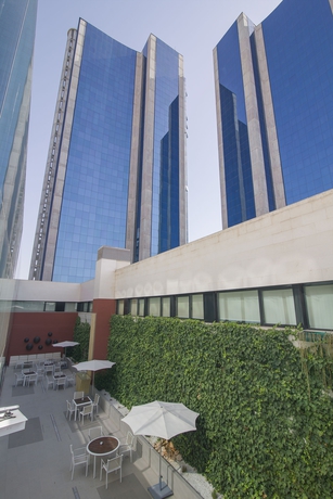 Imagen del bar/restaurante del Hotel Occidental Murcia Agalia. Foto 4