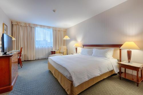 Imagen de la habitación del Hotel Occidental Paris Levallois. Foto 12