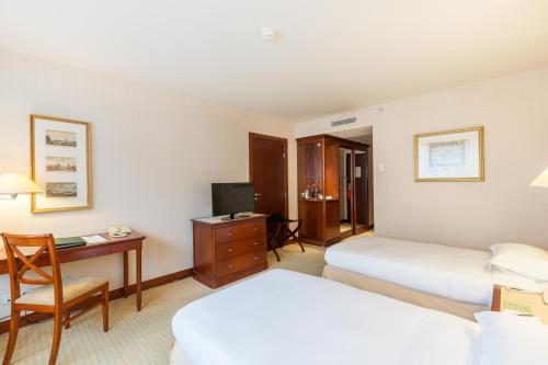 Imagen de la habitación del Hotel Occidental Paris Levallois. Foto 13