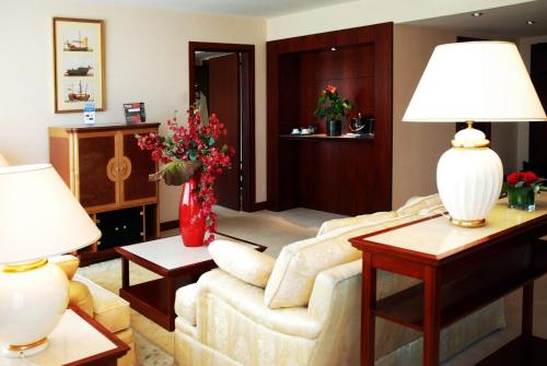Imagen de los interiores del Hotel Occidental Paris Levallois. Foto 18