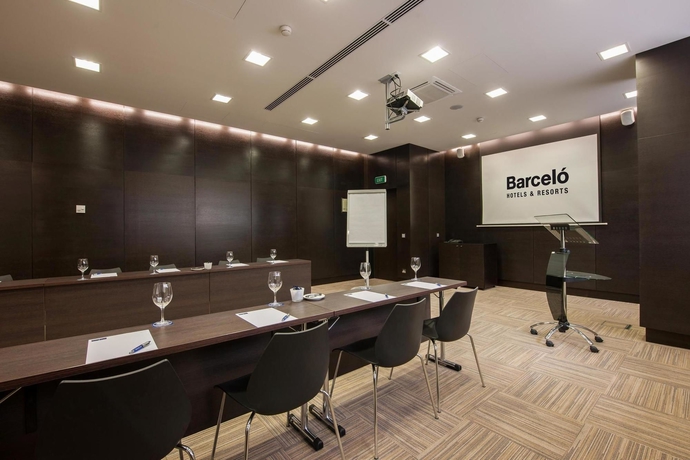 Imagen de los interiores del Hotel Occidental Praha Five. Foto 11