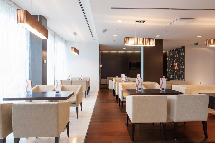 Imagen de los interiores del Hotel Occidental Praha Five. Foto 12