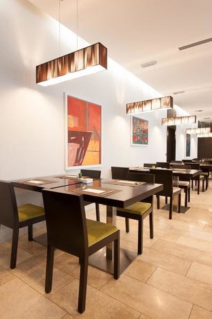 Imagen del bar/restaurante del Hotel Occidental Praha Five. Foto 2