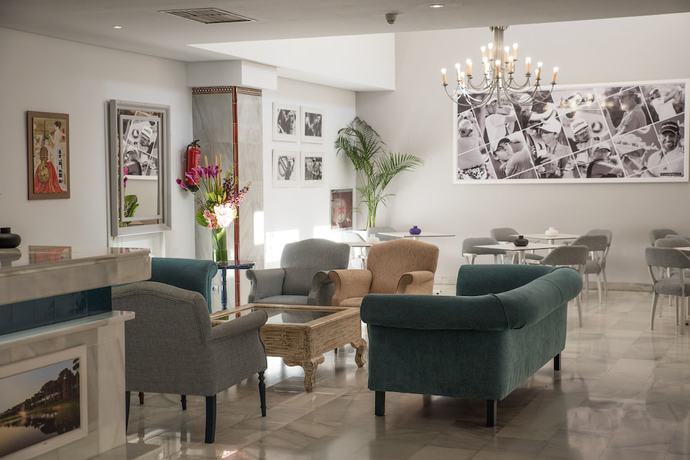 Imagen de los interiores del Hotel Occidental Puerto Banús. Foto 6