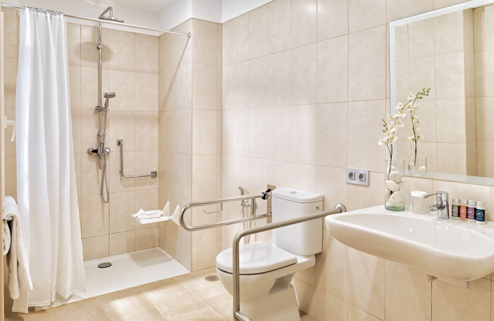 Imagen de la habitación del Hotel Occidental Santa Cruz Contemporáneo. Foto 11