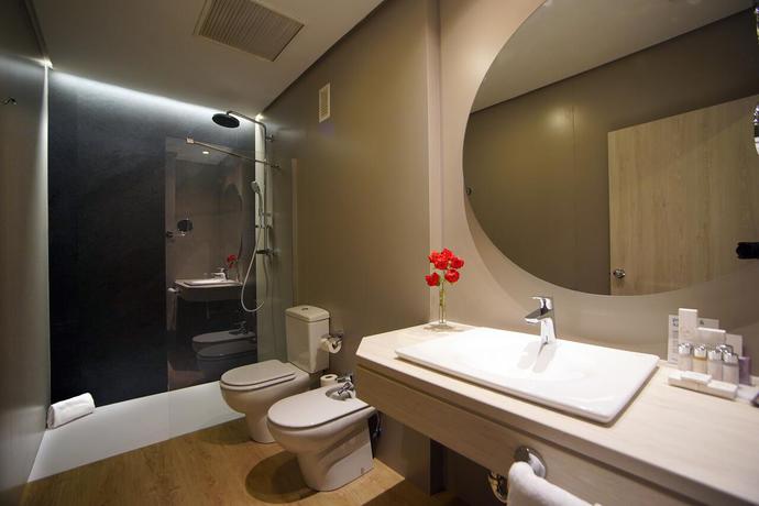 Imagen general del Hotel Occidental Sevilla Viapol. Foto 7