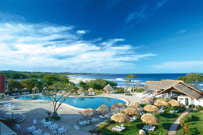Imagen de la piscina del Hotel Occidental Tamarindo - All Inclusive. Foto 13