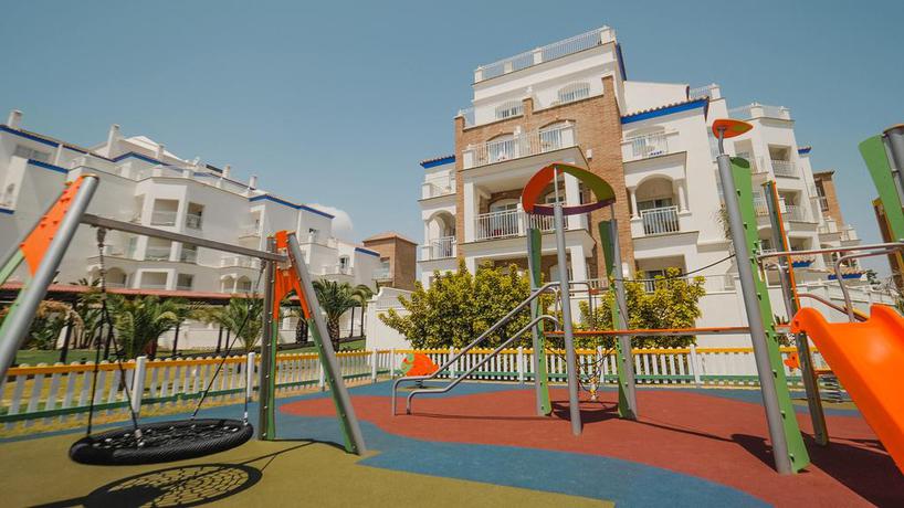 Imagen de los exteriores del Hotel Occidental Torremolinos Playa. Foto 12