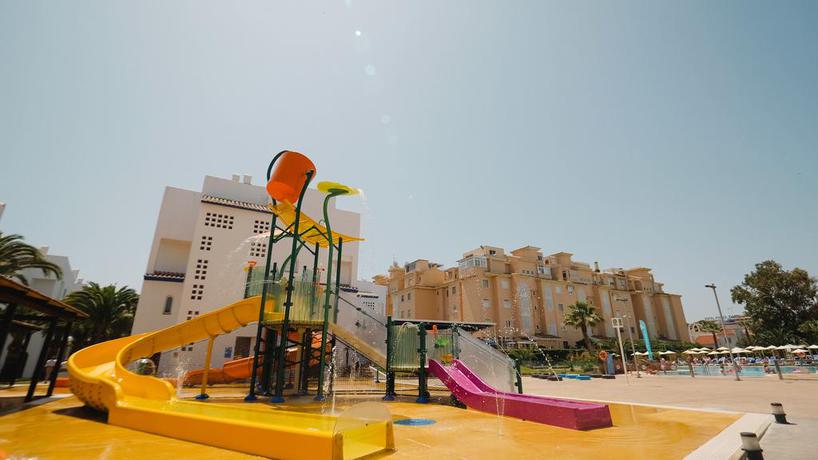 Imagen de los exteriores del Hotel Occidental Torremolinos Playa. Foto 13