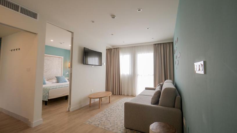 Imagen de la habitación del Hotel Occidental Torremolinos Playa. Foto 6