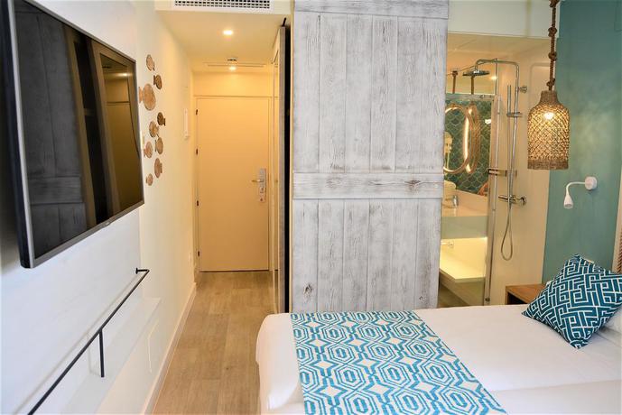 Imagen de la habitación del Hotel Occidental Torremolinos Playa. Foto 9