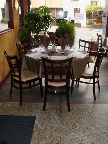 Imagen del bar/restaurante del Hotel Océan, Lourdes. Foto 6