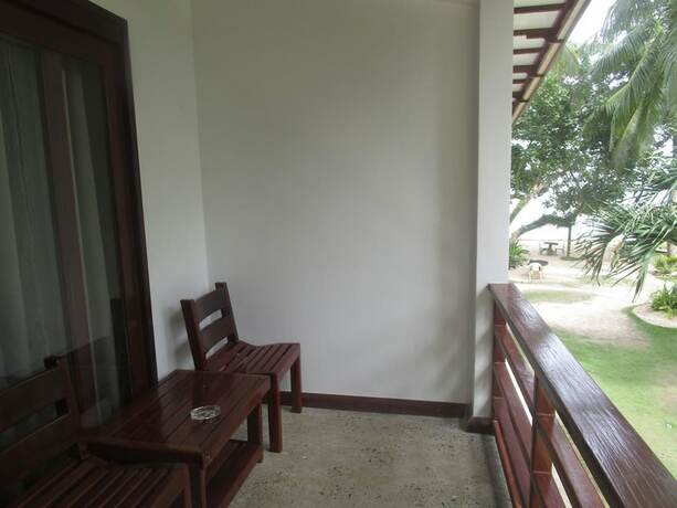 Imagen de la habitación del Hotel Ocean 101 Beach Resort. Foto 14
