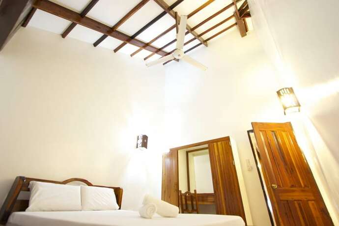 Imagen de la habitación del Hotel Ocean 101 Beach Resort. Foto 17