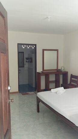 Imagen de la habitación del Hotel Ocean 101 Beach Resort. Foto 27
