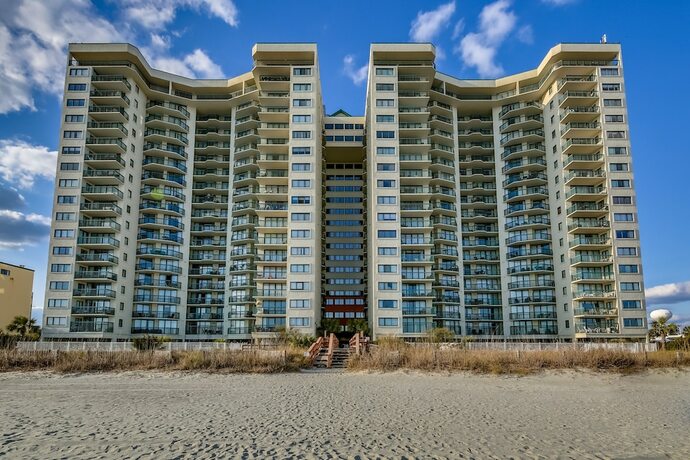 Imagen general del Hotel Ocean Bay Club by Condo-World. Foto 3