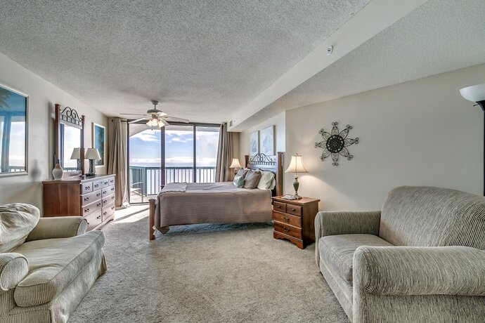 Imagen de la habitación del Hotel Ocean Bay Club by Condo-World. Foto 16
