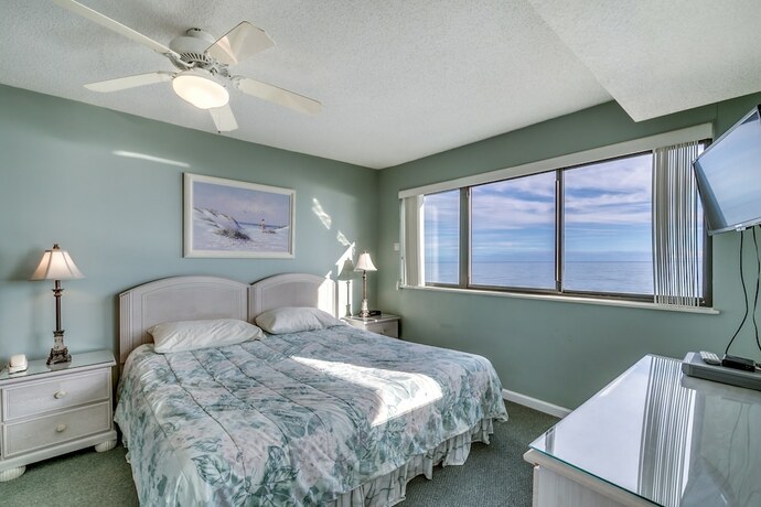 Imagen general del Hotel Ocean Bay Club by Condo-World. Foto 7