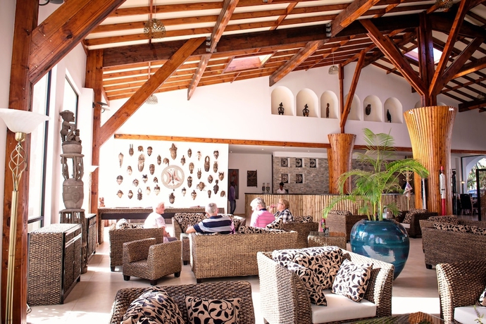 Imagen del bar/restaurante del Hotel Ocean Bay and Resort. Foto 3