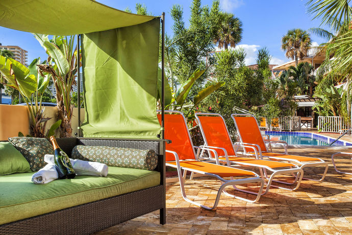 Imagen de la piscina del Hotel Ocean Beach Club. Foto 12