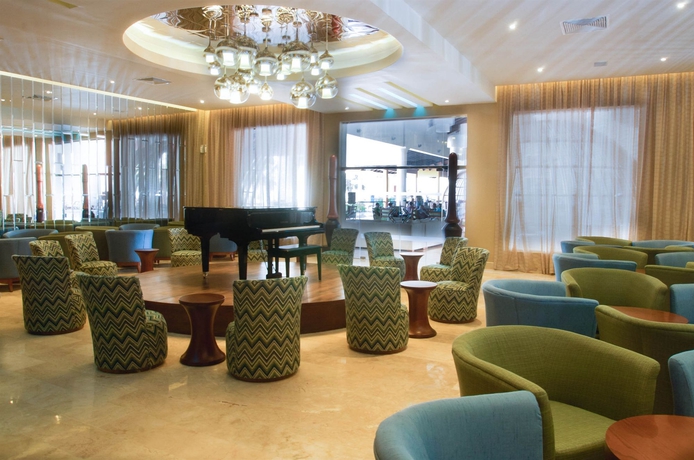 Imagen de los interiores del Hotel Ocean Blue And Sand Beach Resort. Foto 9