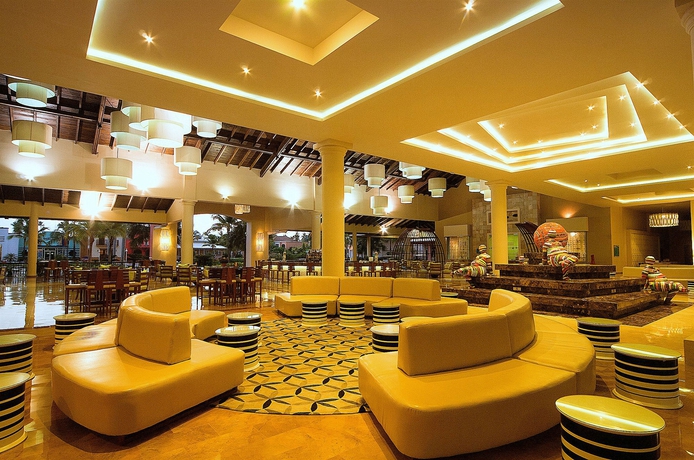 Imagen de los interiores del Hotel Ocean Blue And Sand Beach Resort. Foto 12