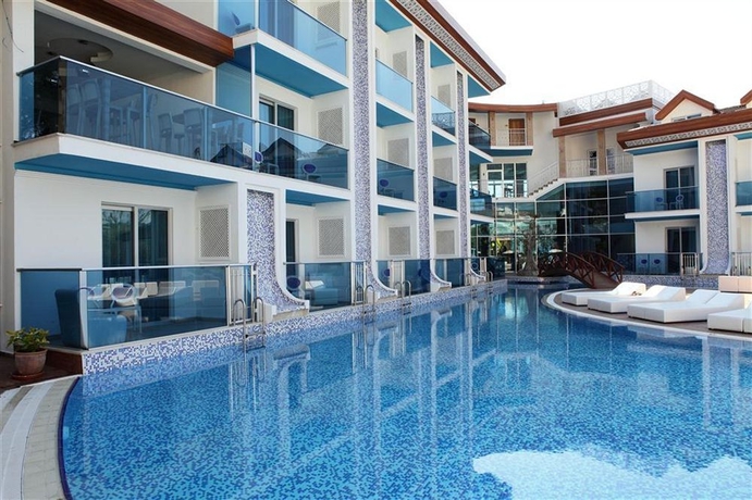 Imagen de la piscina del Hotel Ocean Blue High Class. Foto 12