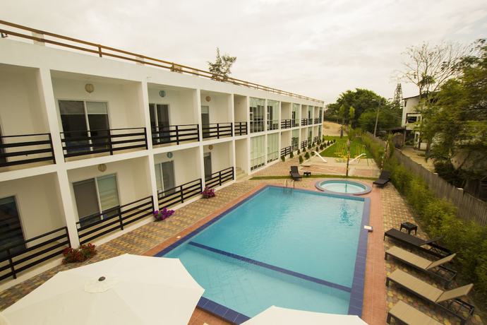 Imagen de la piscina del Hotel Ocean Blue, Manglaralto. Foto 19