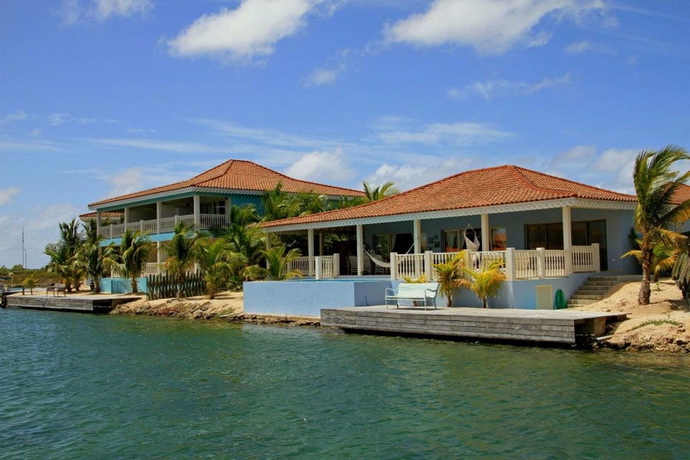 Imagen de los exteriores del Hotel Ocean Breeze Boutique Hotel & Marina. Foto 9