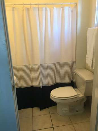 Imagen de la habitación del Hotel Ocean Breeze. Foto 6