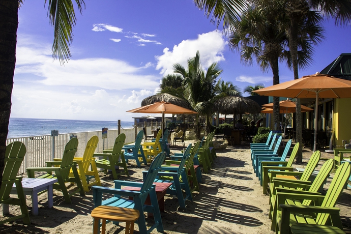 Imagen de los exteriores del Hotel Ocean Breeze Inn Vero Beach. Foto 10