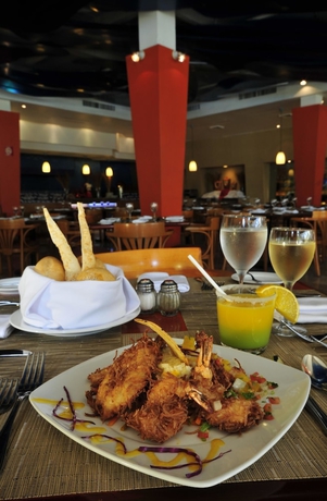 Imagen del bar/restaurante del Hotel Ocean Breeze Mazatlan. Foto 4