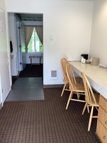 Imagen de la habitación del Hotel Ocean Breeze Motel. Foto 16