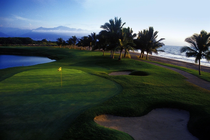 Imagen de los exteriores del Hotel Ocean Breeze Nuevo Vallarta. Foto 7