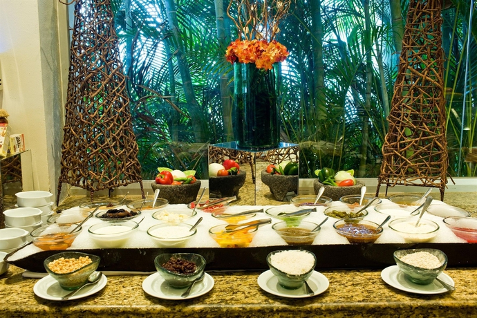 Imagen del bar/restaurante del Hotel Ocean Breeze Nuevo Vallarta. Foto 4