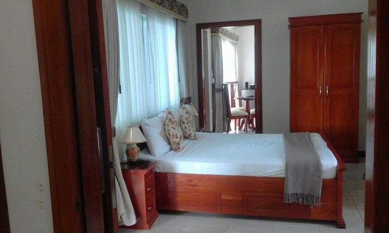 Imagen de la habitación del Hotel Ocean Breeze Resort. Foto 20