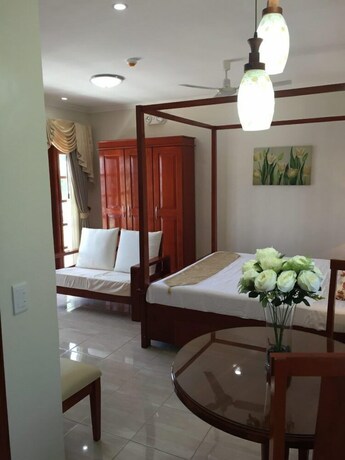 Imagen de la habitación del Hotel Ocean Breeze Resort. Foto 30