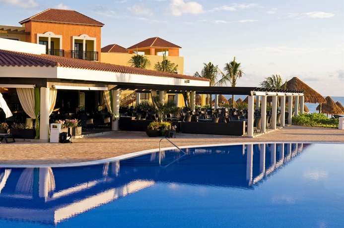 Imagen general del Hotel Ocean Coral Riviera Cancun All Inclusive. Foto 5