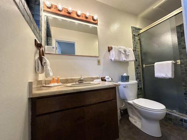 Imagen general del Hotel Ocean Cove Lodge. Foto 4