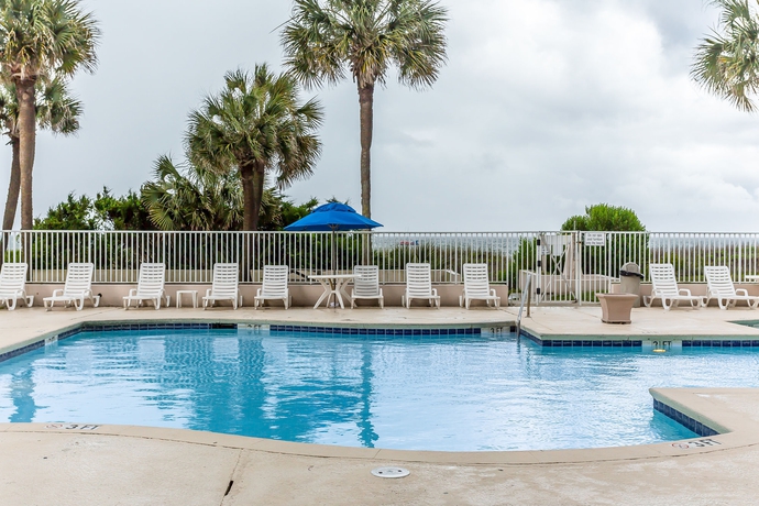 Imagen de la piscina del Hotel Ocean Crest Inn and Suites. Foto 14