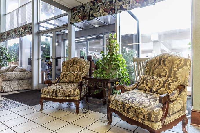 Imagen de los interiores del Hotel Ocean Crest Inn and Suites. Foto 12
