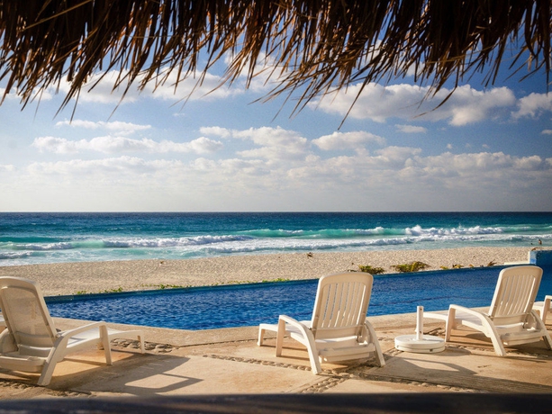 Imagen de la piscina del Hotel Ocean Dream, Playa Chac Mool. Foto 14