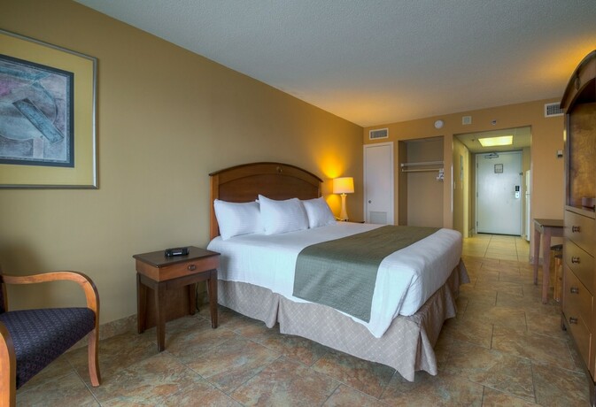 Imagen de la habitación del Hotel Ocean Drive Beach And Golf Resort. Foto 11