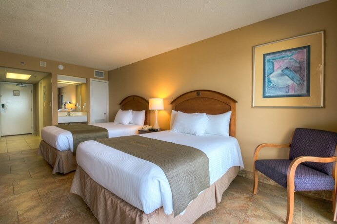 Imagen de la habitación del Hotel Ocean Drive Beach And Golf Resort. Foto 13